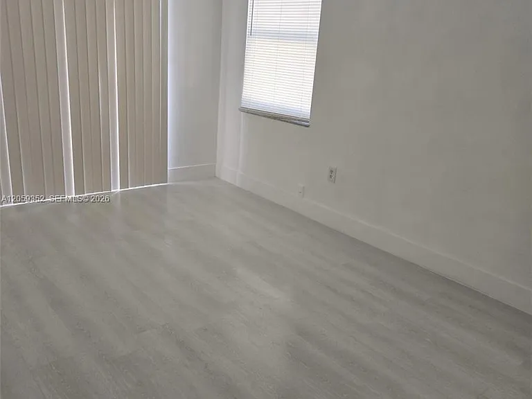 1000 W 28th St #17 — Photo 3