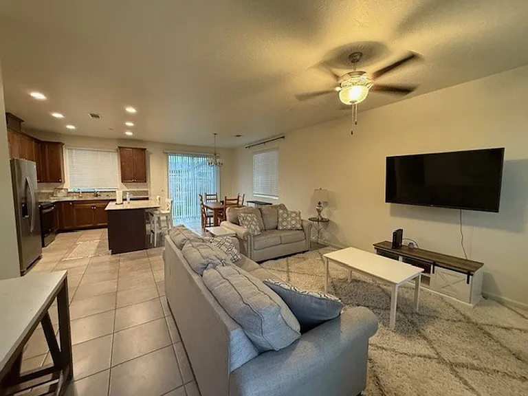 324 W Kimball Ave — Photo 4