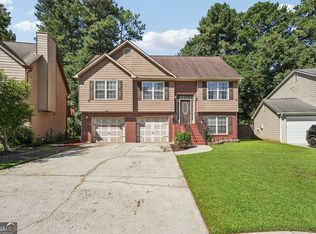 1765 Stoneoak Cir, Lawrenceville, GA 30043