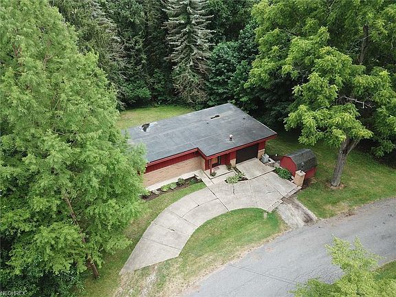 3rd image of 46 Winthrop Dr