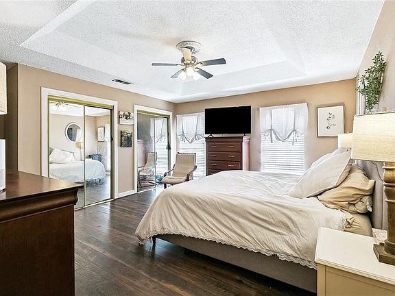 4th image of 2201 Bobolink Dr