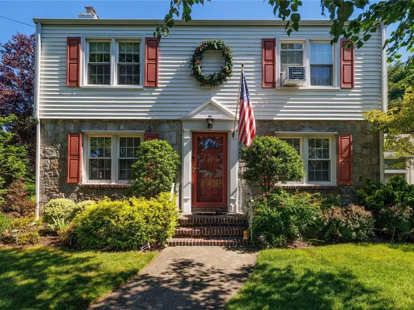 55 Johnson Avenue, Malverne, NY 11565