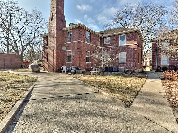 3rd image of 1506 Delmont Ct APT 4