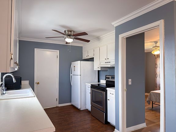 3rd image of 102 Edgewood Ave