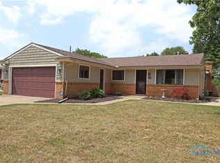 354 Shrewsbury Dr, Holland, OH