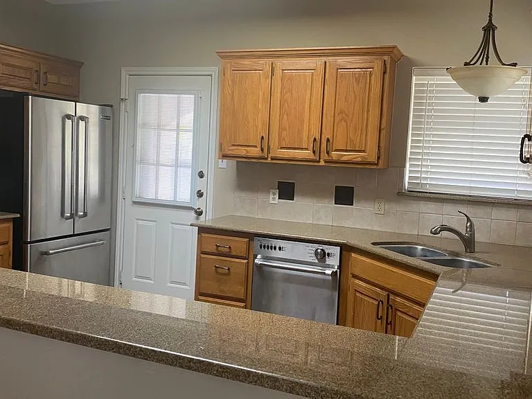 7029 Chiswick Dr — Photo 4