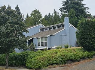 4930 Highland Dr, Bellevue, WA 98006