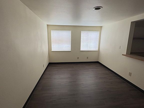 4th image of 118 E Brooks St APT 201