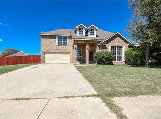 557 Stonewall Ct, Cedar Hill, TX 75104