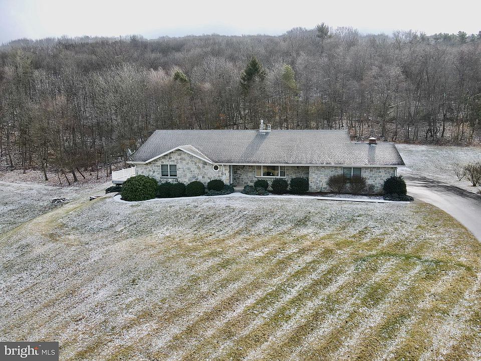 1st image of 15 Bensinger Dr