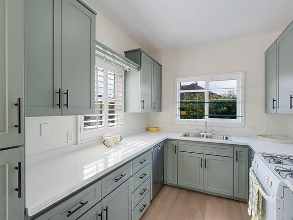 3rd image of 32 Bridgegate Way