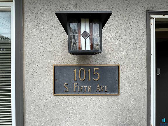 5th image of 1015 S 5th Ave