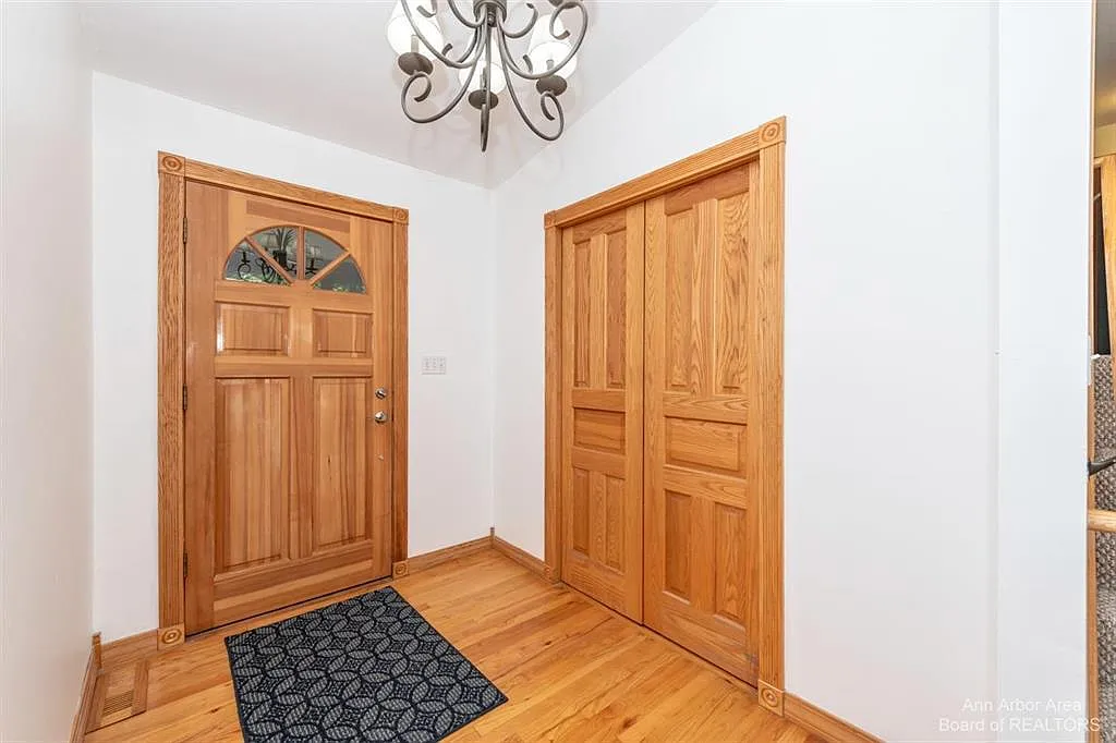3 bed, 2.0 bath, 2783 sqft, $2,500 — Photo 4