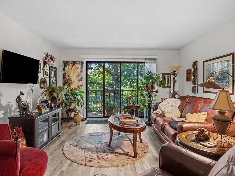1955 Oakdale Ave #221 — Photo 10