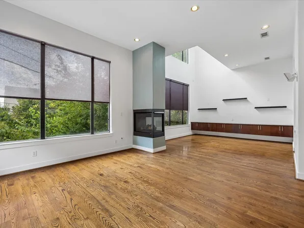 732 Ruthven St, Houston, TX 77019