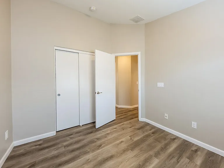 10016 W Gross Ave — Photo 14