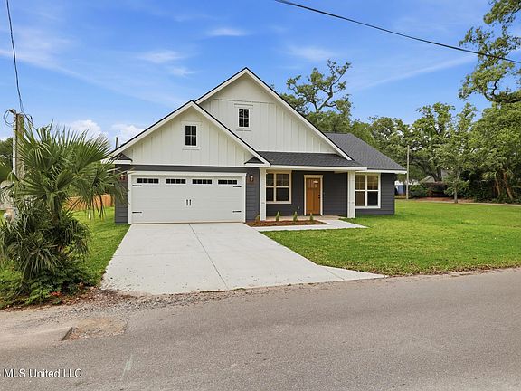 3rd image of 133 Iberville Dr