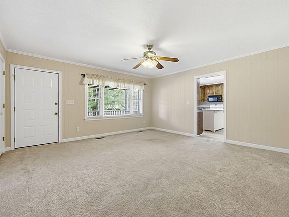 3rd image of 4116 Carson Dr