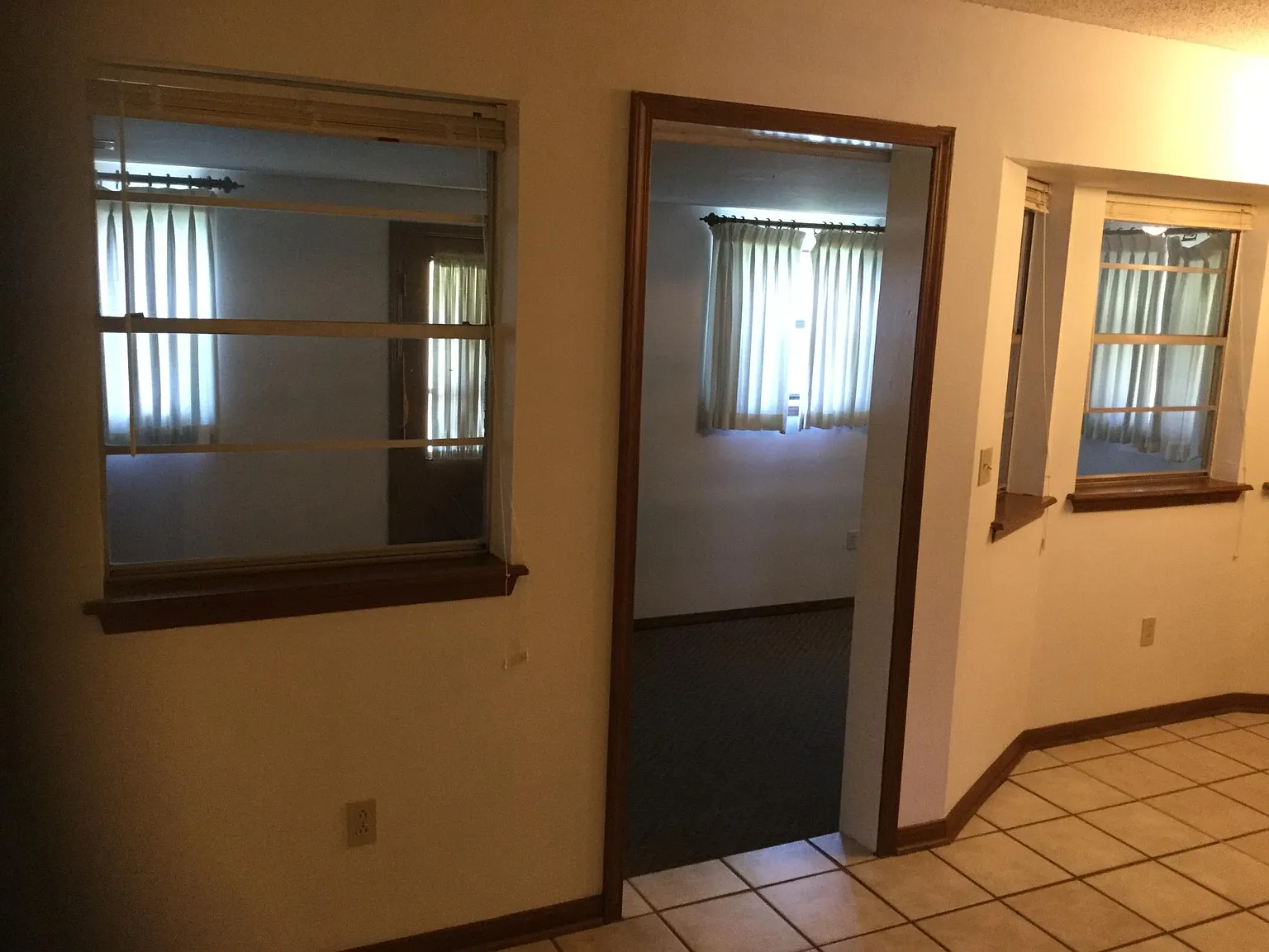 3 bed, 1900 sqft, $1,595 — Photo 2