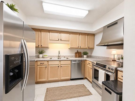 4th image of 1860 Poplar Woods Cir W APT 3