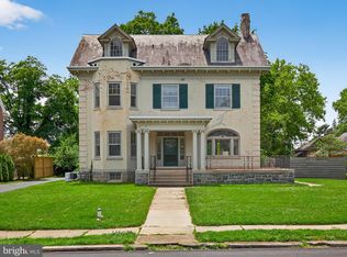 1070 Wheatland Ave, Lancaster, PA
