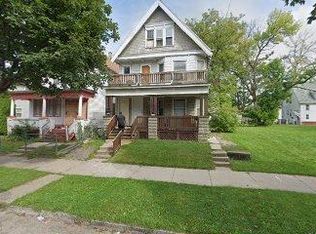 2716 N 23rd St #18, Milwaukee, WI 53206
