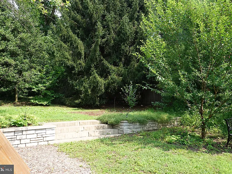 36 Hart Ave — Photo 61