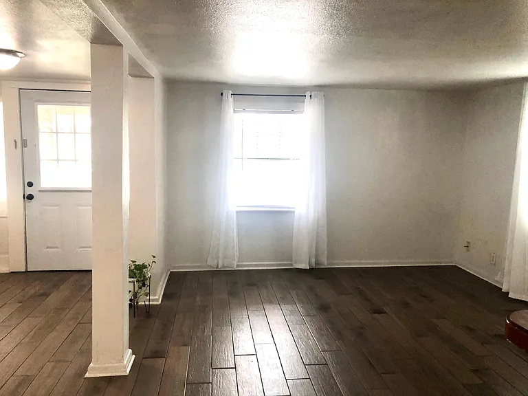 3412 Avenue Q — Photo 5