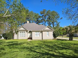 1011 River Pointe Dr, Albany, GA 31701