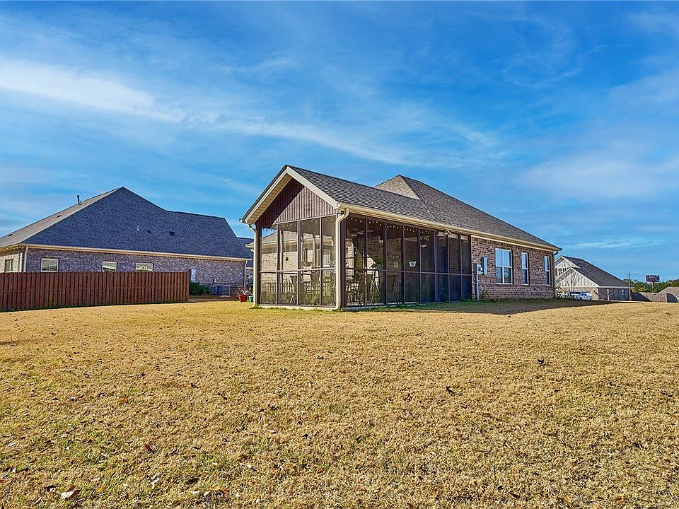 555 Towne Lake Pkwy, Opelika, AL 36804 Zillow