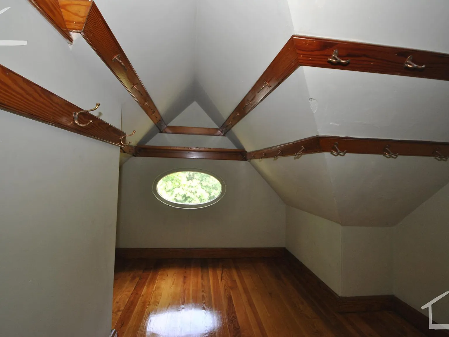 6 bed, 1800 sqft, $6,900 — Photo 4