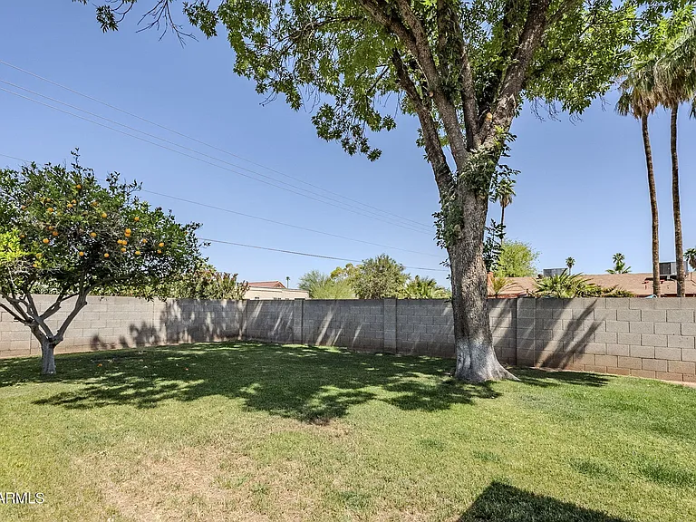 1904 E Manhatton Dr — Photo 49