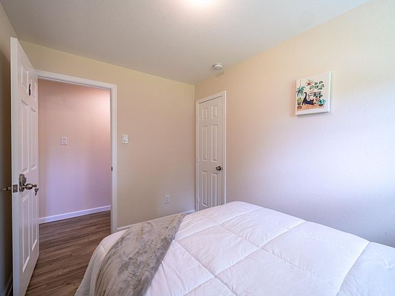 3rd image of 11105 Oswego St #13953964