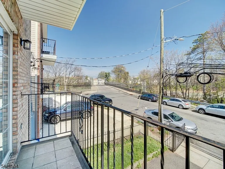 54-56 Bragaw Ave — Photo 12