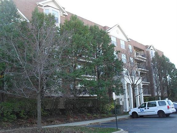 3rd image of 3100 Town Square Dr Unit 305