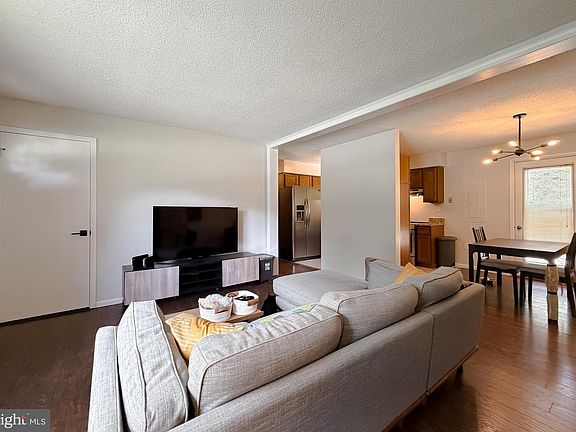 4th image of 21665 Atalanta St
