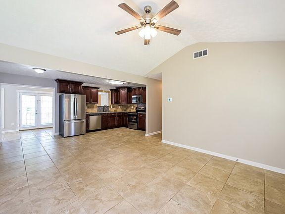 4th image of 2981 Landmark Dr SE