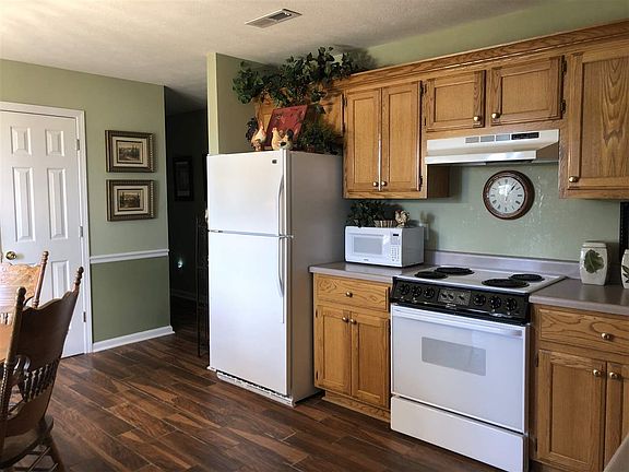 4th image of 45 Oakdale Dr