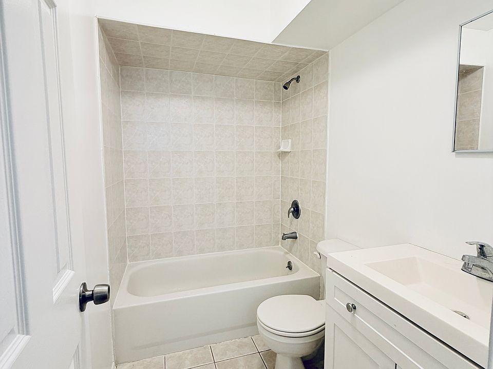 1st image of 291 Lockman Ave #B