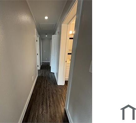 5th image of 406 Jester St