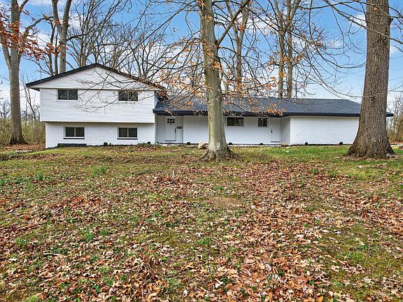 3rd image of 398 Brookhaven Ave