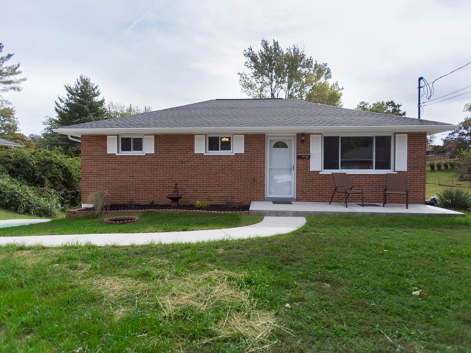 3 bedrooms, 1 full bath