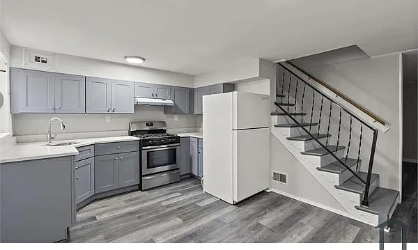 8059 Gray Haven Rd — Photo 2