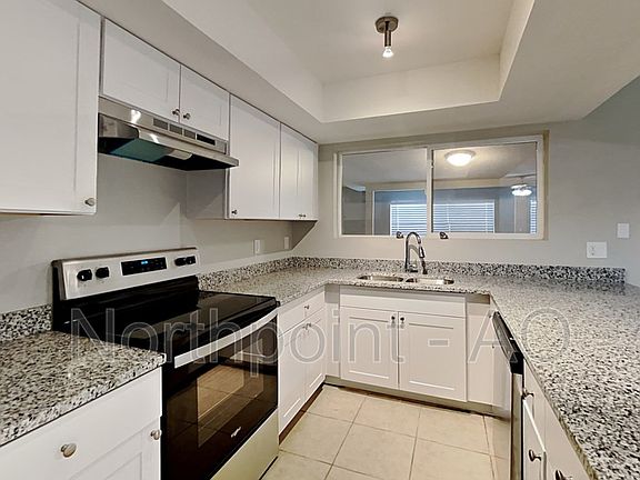 3rd image of 3950 W Desert Hills Dr