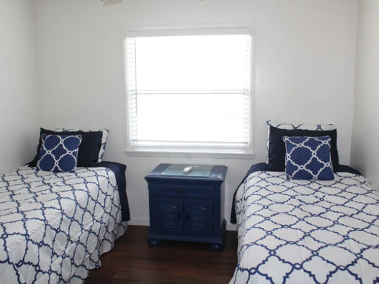 2x twin Beds - Bedroom #3