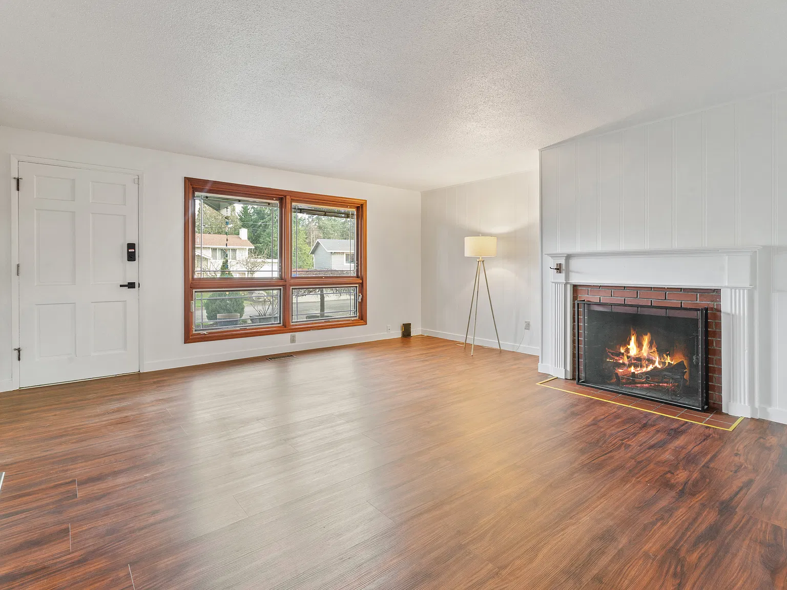 5 bed, 2000 sqft, $4,400 — Photo 3