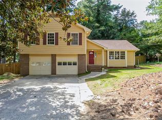 3194 Kimberly Woods Ct SW, Lilburn, GA 30047