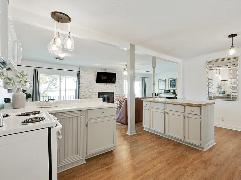 4724 Lakeview Dr — Photo 28