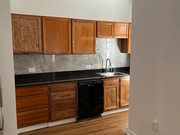 931 Brooks Ln #1 — Photo 5