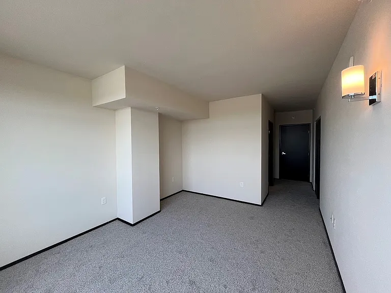Galaxie High Rise Apartments — Photo 195